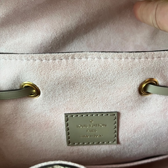 Louis Vuitton bag - Picture 9 of 11